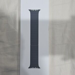 Apple Watch 46mm BLACK MAGNETIC LINK M/L MENS-NEW. UNOPENED BOX